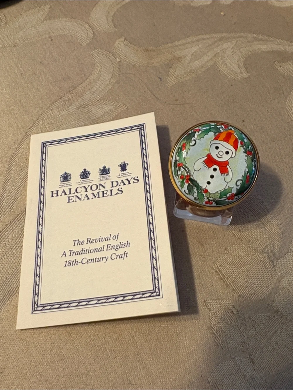 Halcyon enamel Xmas pill box